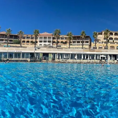 Village Cap Esterel, Piscine, * Saint-Raphaël
