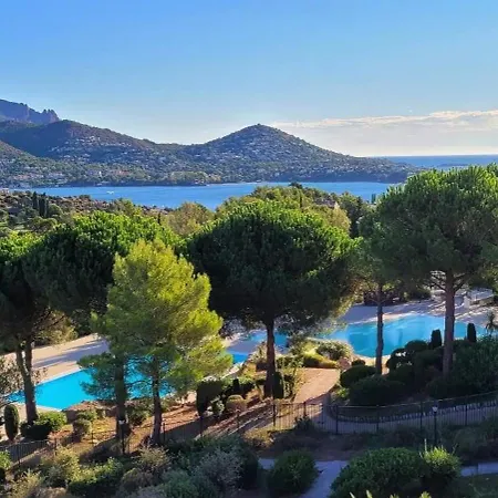 Village Cap Esterel, Piscine, * Сен-Рафаэль